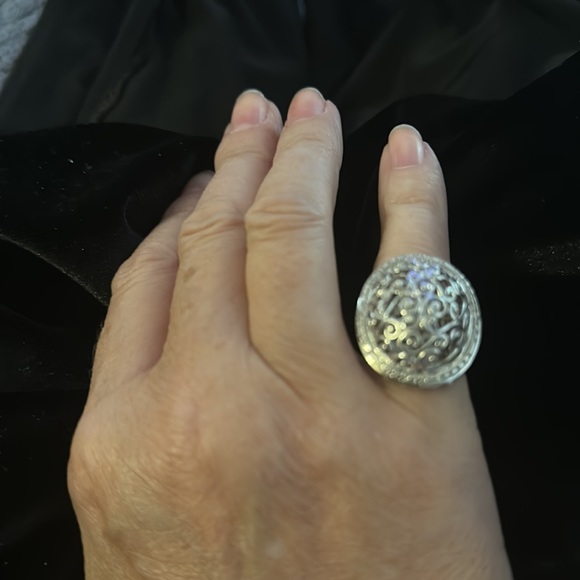 - 925 Sterling Silver Domed Filigree Scroll work Ring SZ.4-5